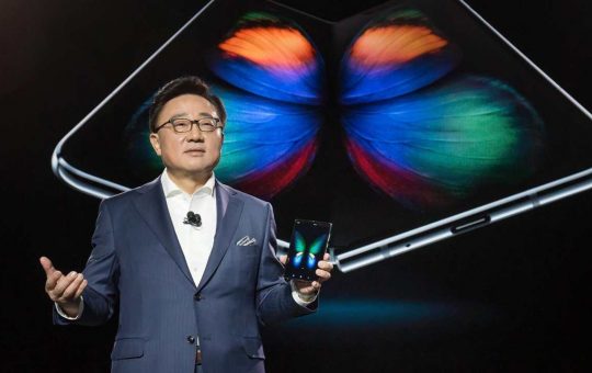 Samsung Galaxy fold - NewsCellulari.it 20230327